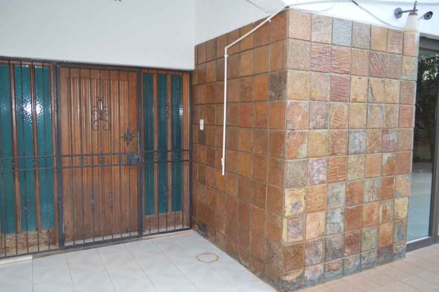 3 Bedroom Property for Sale in Flamwood North West